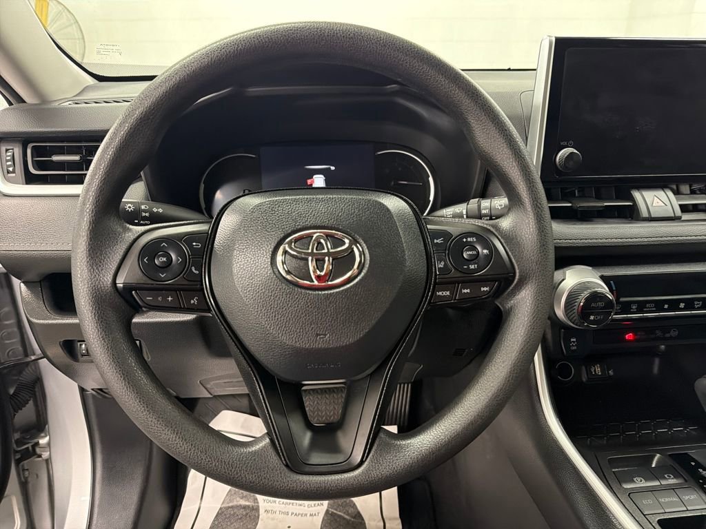 Used 2023 Toyota RAV4 XLE image 16