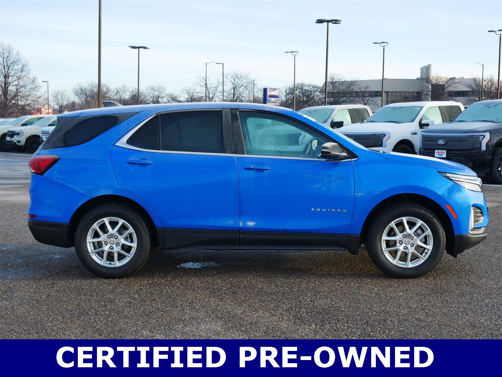 Used 2024 Chevrolet Equinox LT image 2