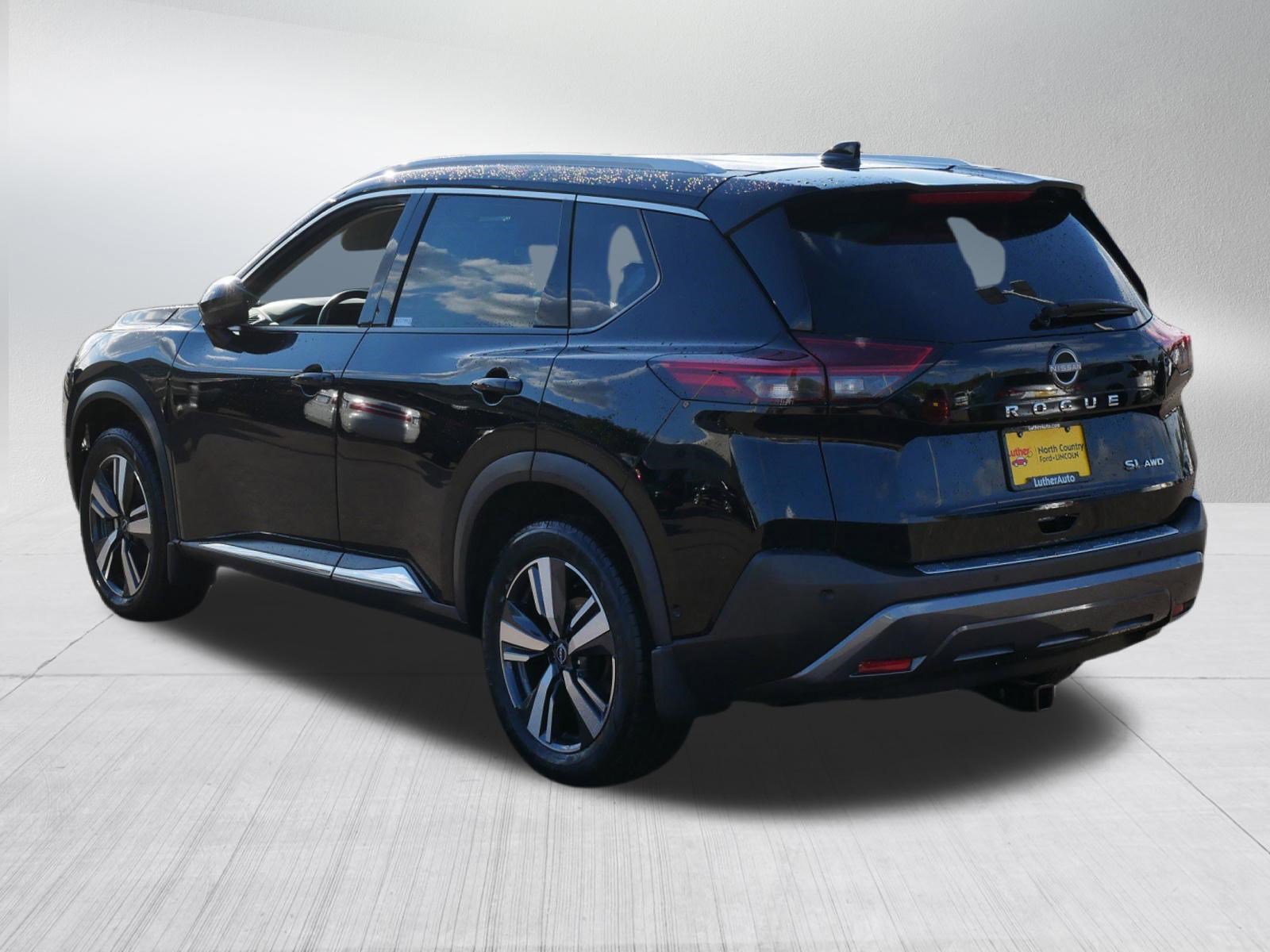 Used 2023 Nissan Rogue SL w/ SL Premium Package AWD/4WD image 5
