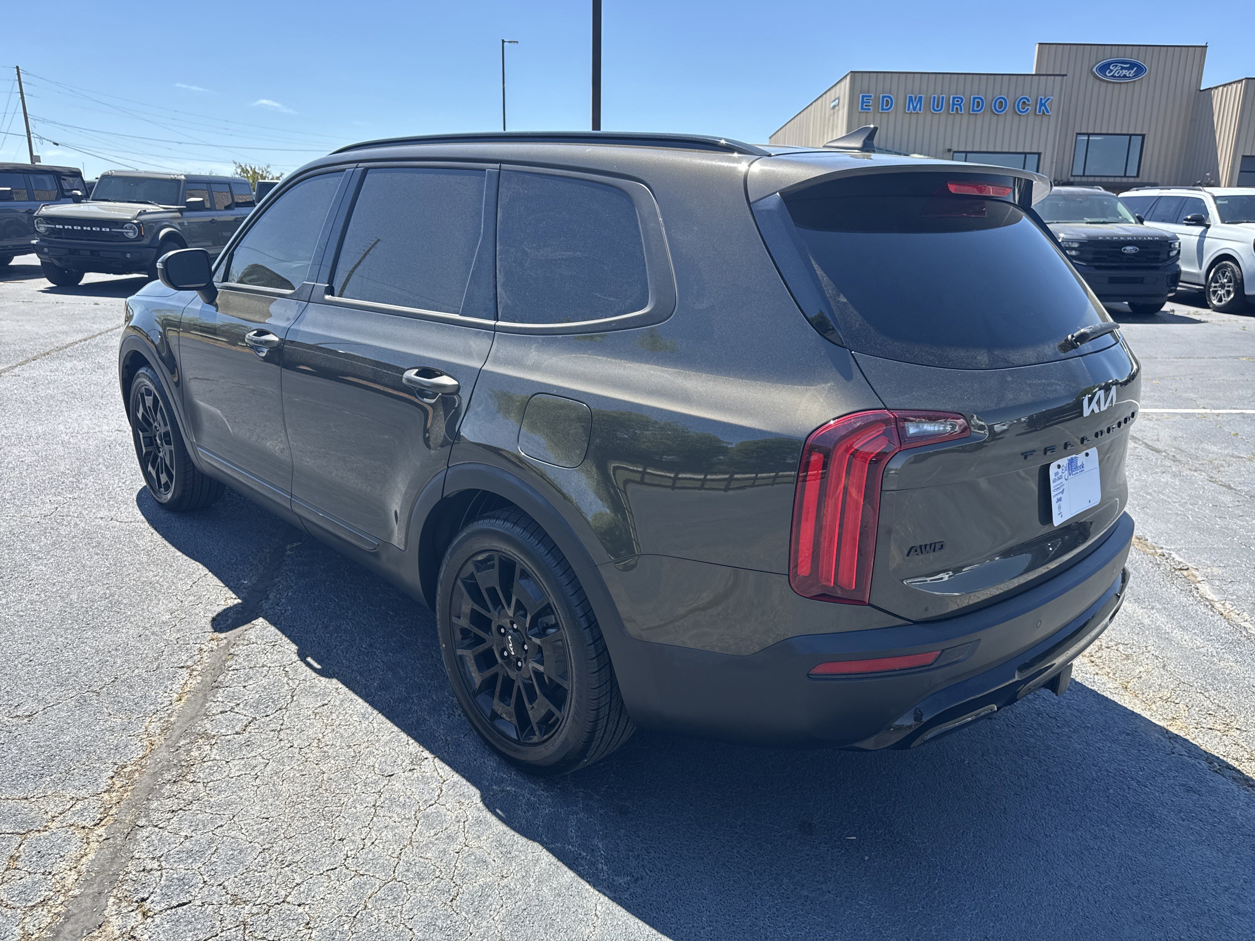 Used 2022 Kia Telluride EX w/ EX Premium Package image 8