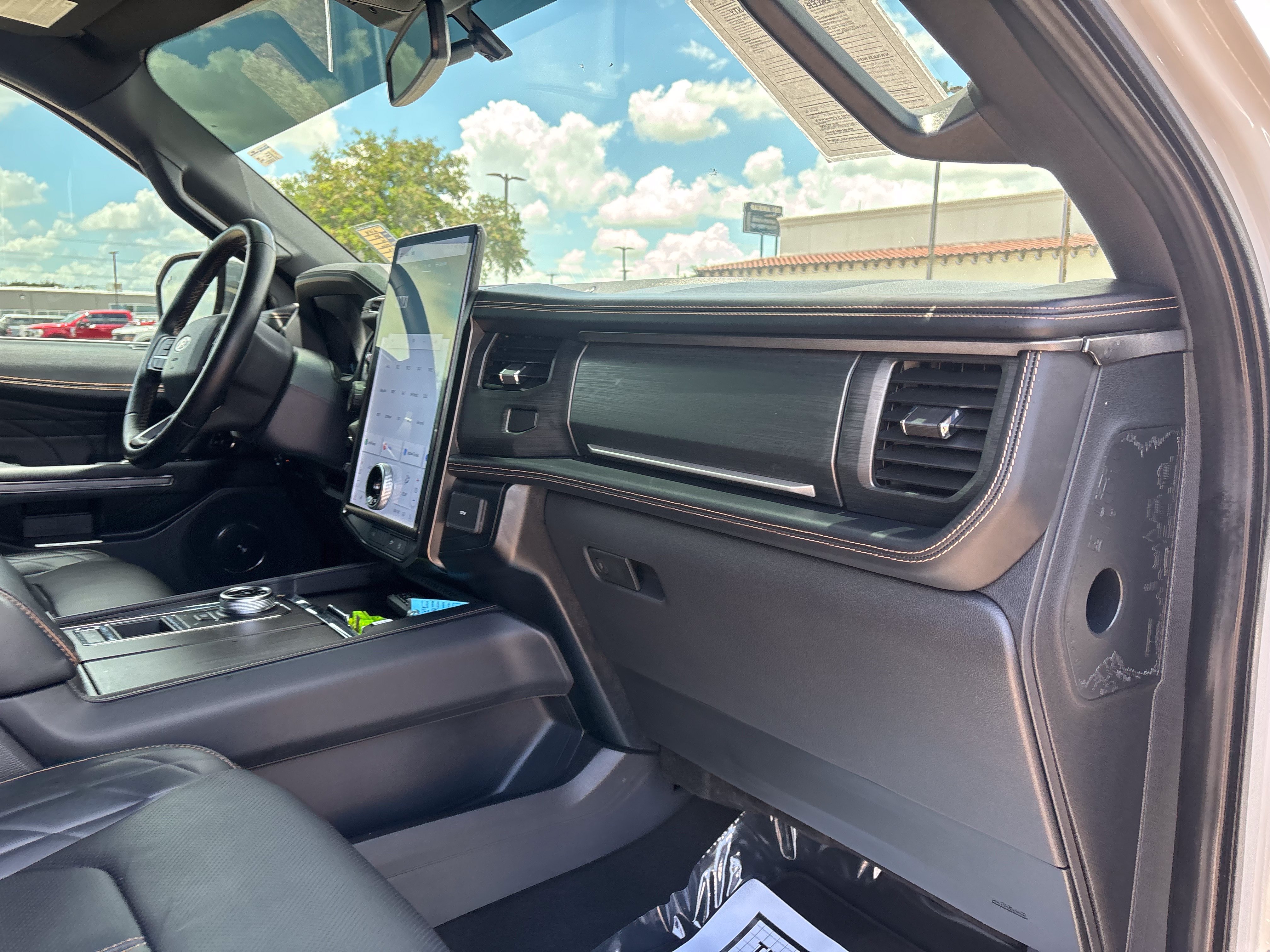 Certified 2024 Ford Expedition Platinum RWD image 24