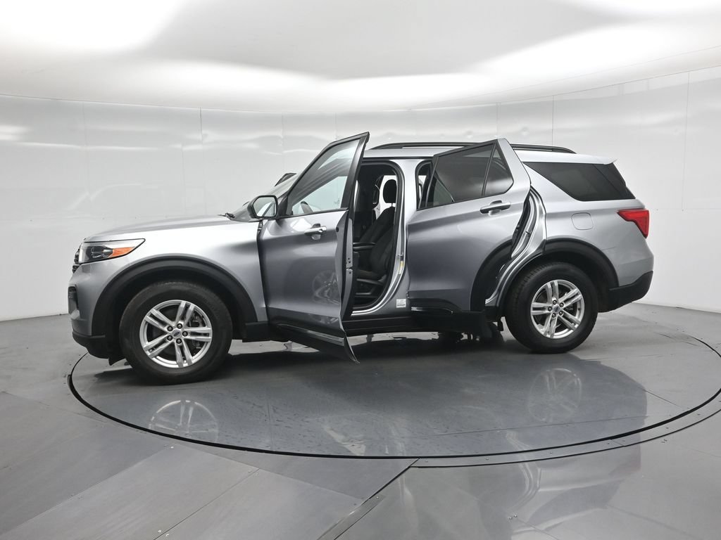 Certified 2022 Ford Explorer XLT RWD image 50