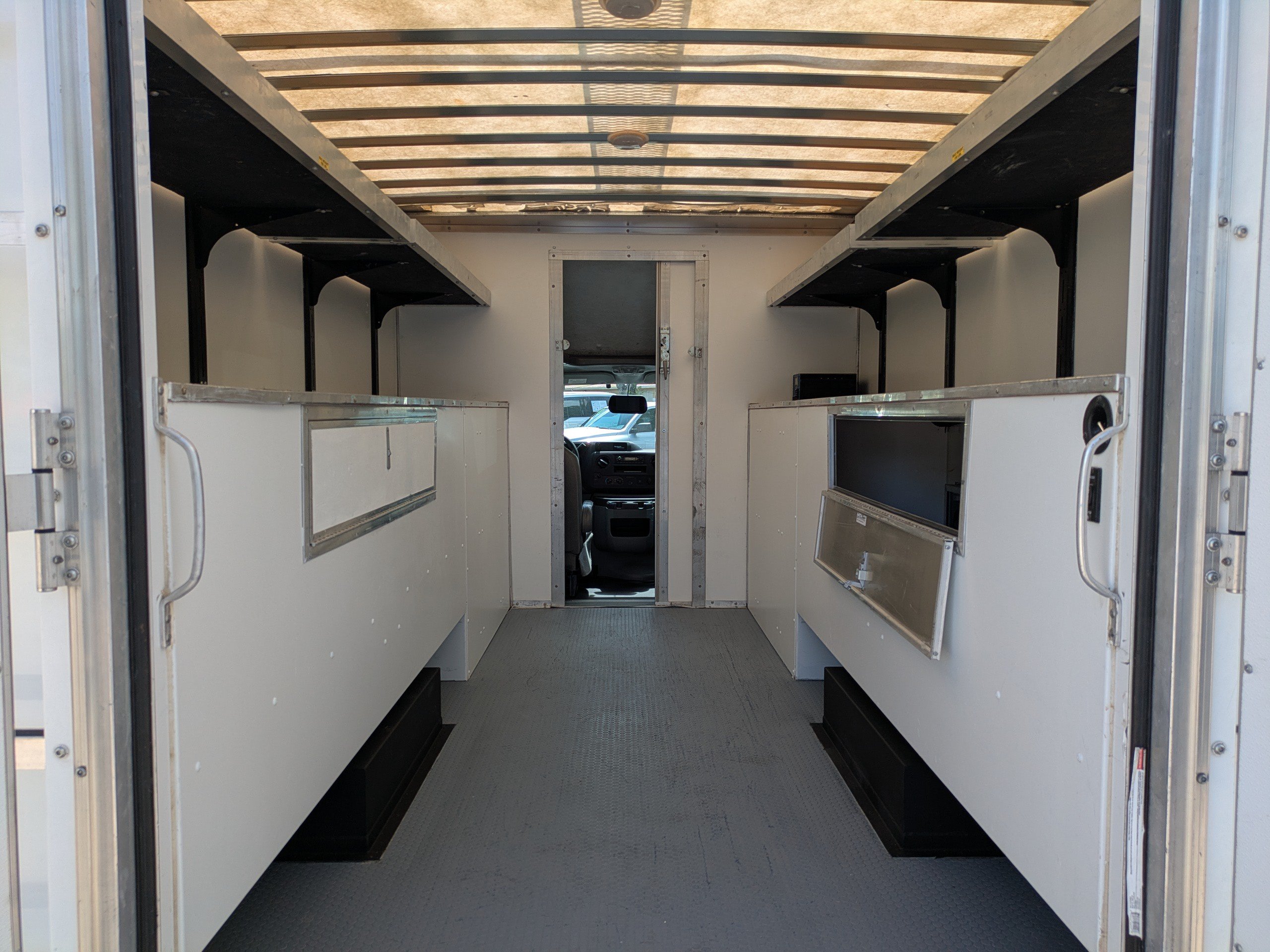 Certified 2023 Ford E-450 and Econoline 450 Super Duty w/ Power Windows & Locks Group RWD image 14