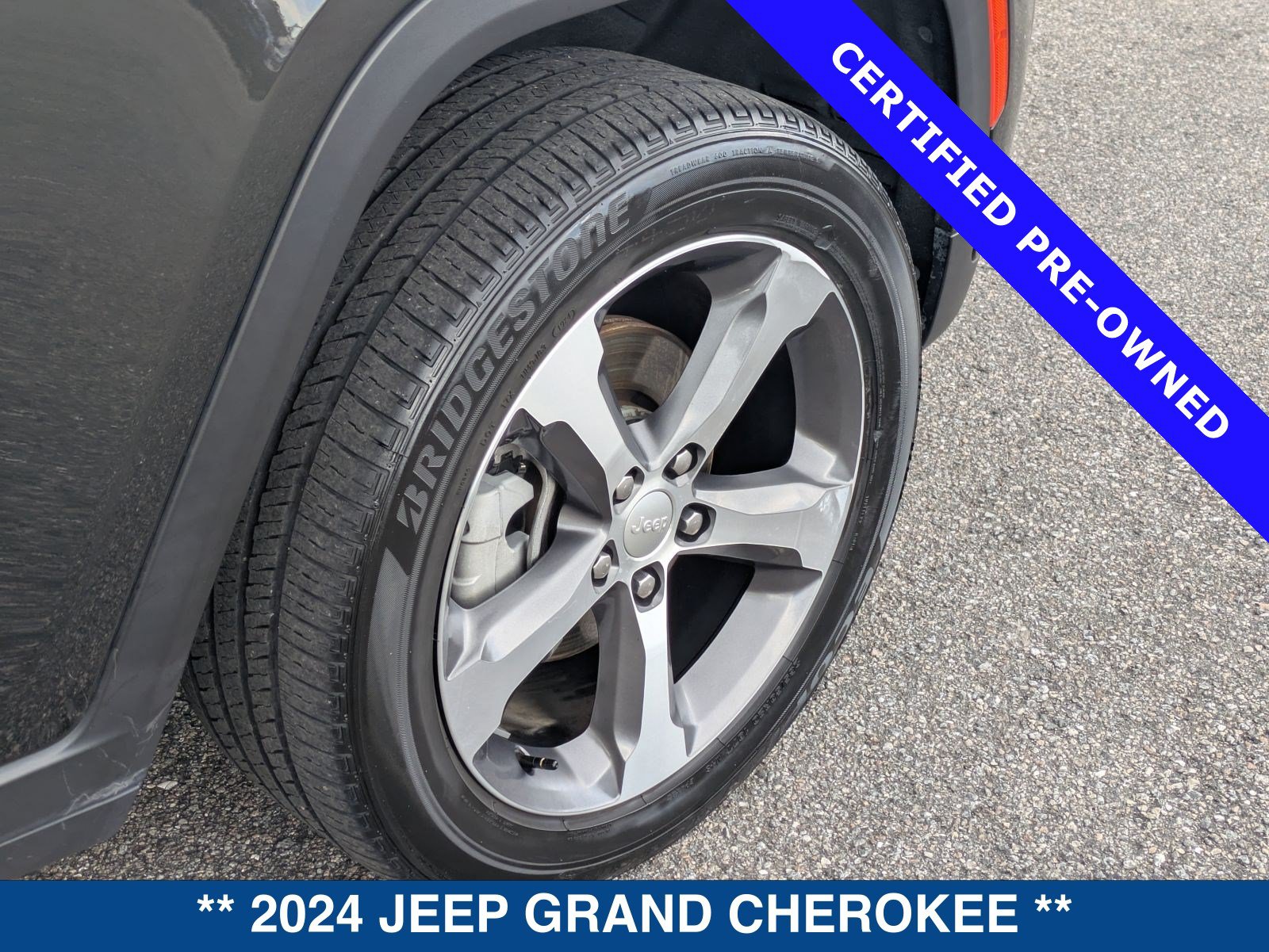 Used 2024 Jeep Grand Cherokee Limited w/ Luxury Tech Group II RWD image 13