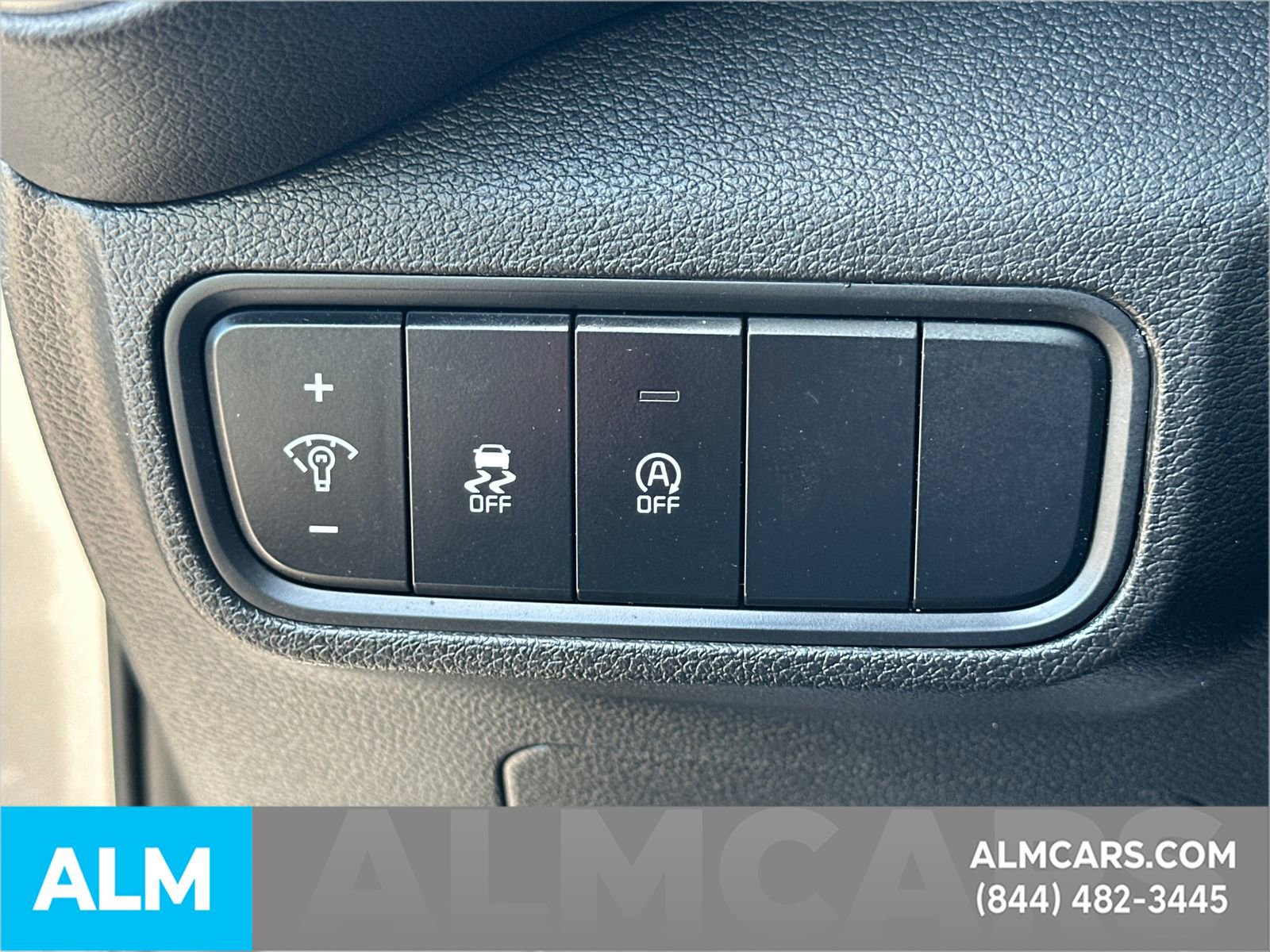 Used 2025 Kia Soul LX w/ LX Technology Package FWD image 29
