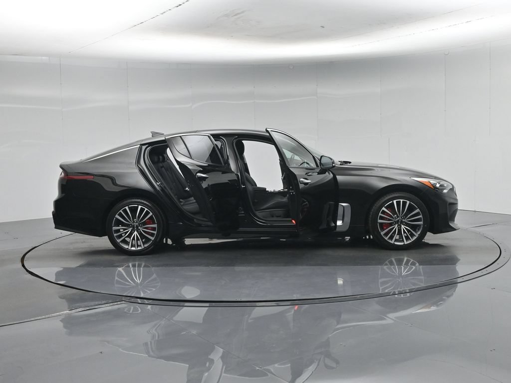 Used 2019 Kia Stinger Premium RWD image 4