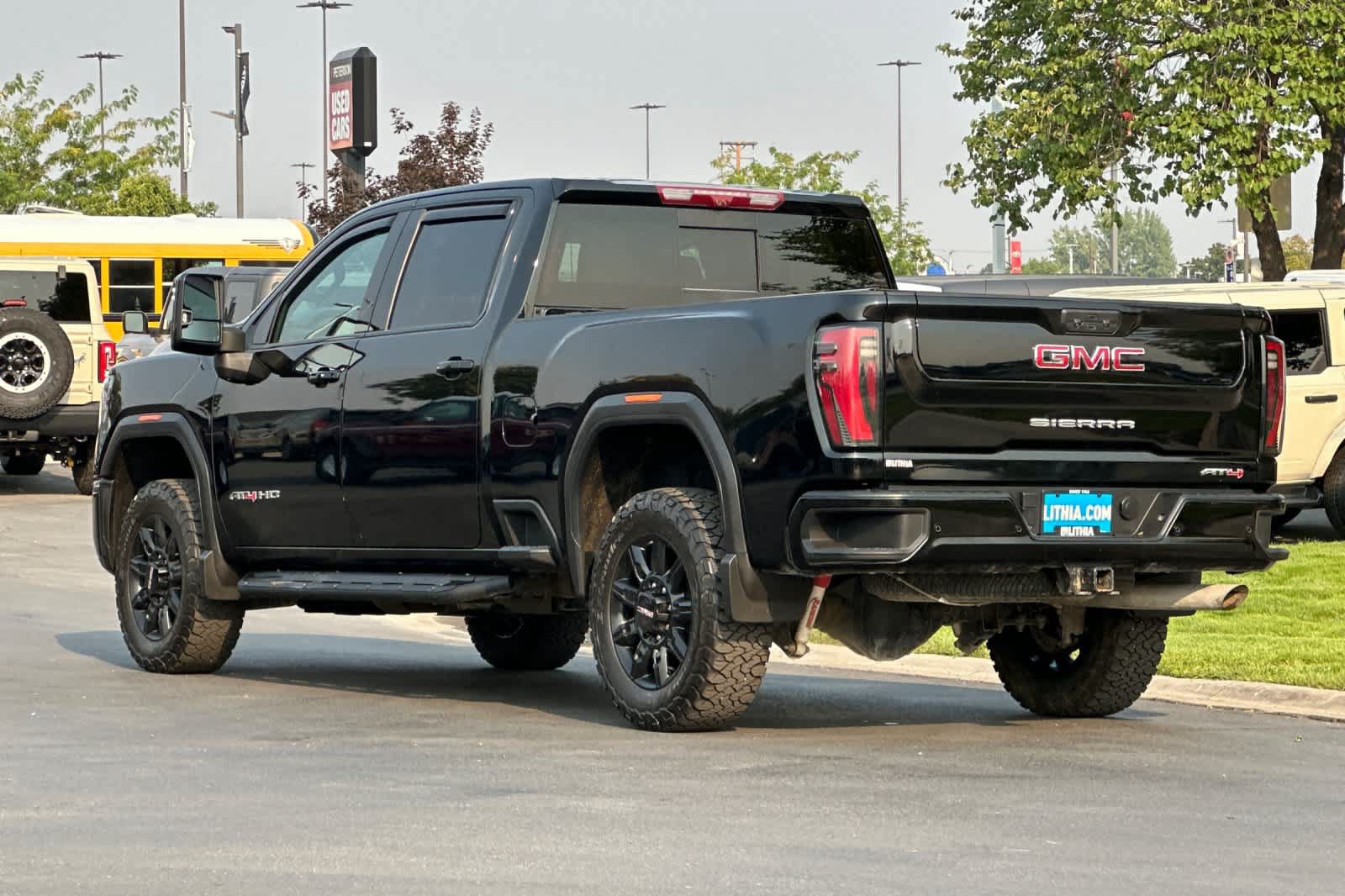 Used 2024 GMC Sierra 2500 AT4 w/ Technology Package AWD/4WD image 6