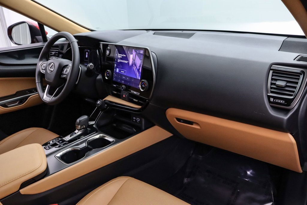 Used 2024 Lexus NX 250 FWD w/ Towing Package (2000 Lbs) image 23