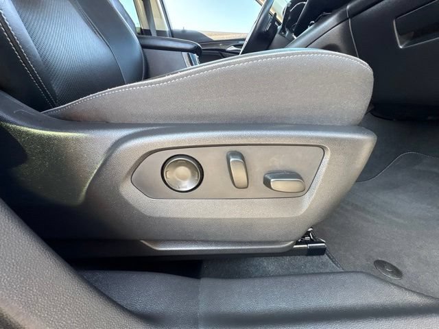 Used 2021 Buick Envision Essence FWD image 21