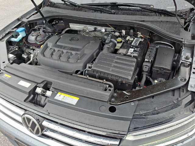 Used 2023 Volkswagen Tiguan SE w/ Panoramic Sunroof Package AWD/4WD image 29