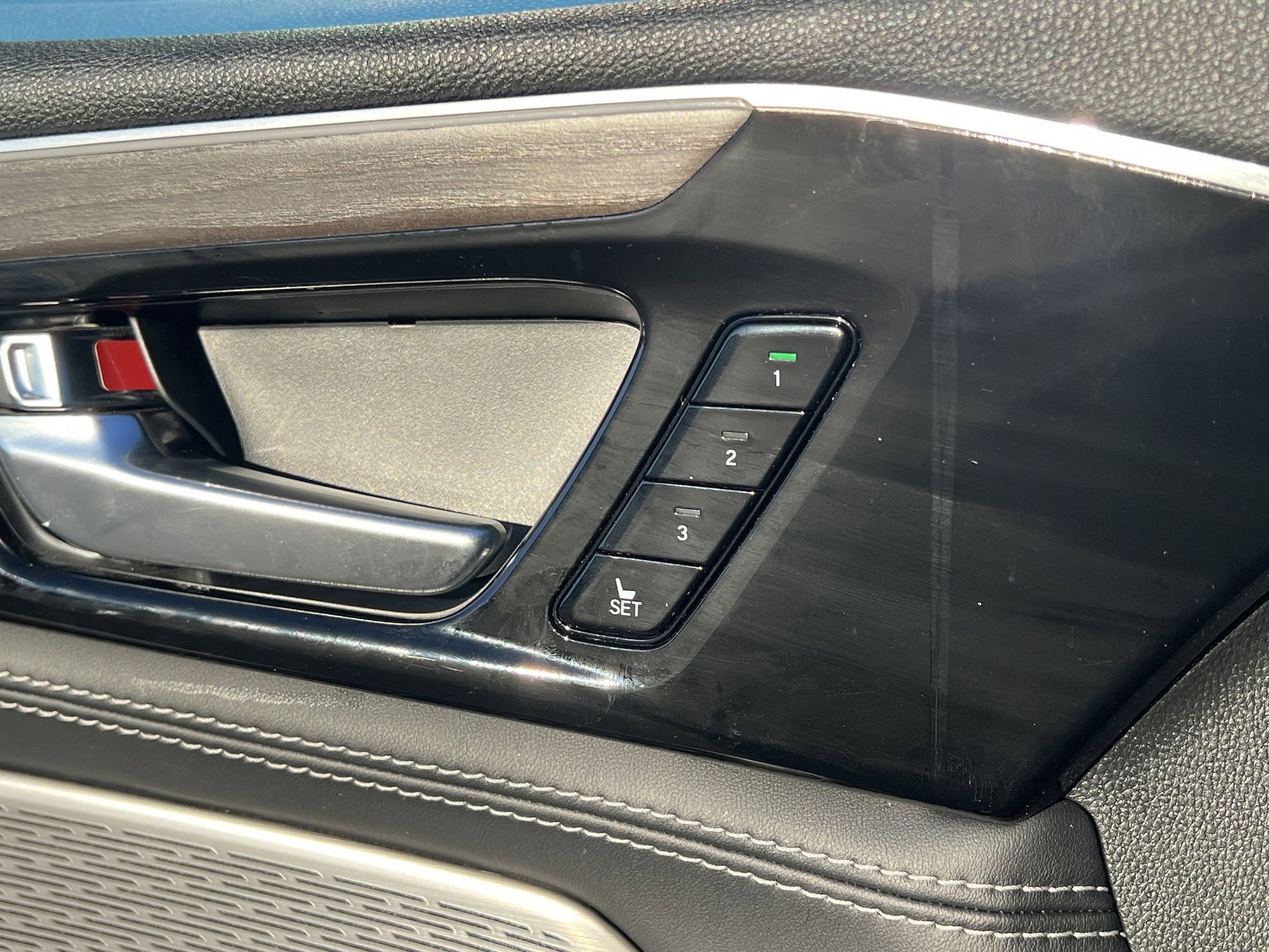 Used 2023 Acura MDX SH-AWD w/ Advance Package image 21