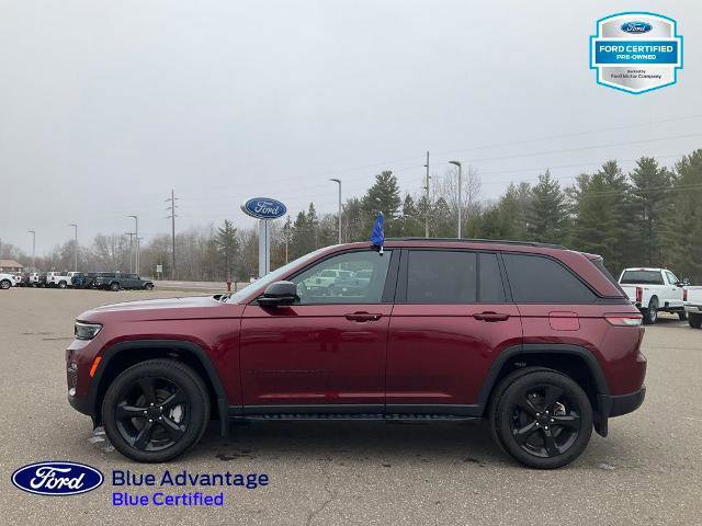 Used 2024 Jeep Grand Cherokee Limited w/ Luxury Tech Group II AWD/4WD image 2