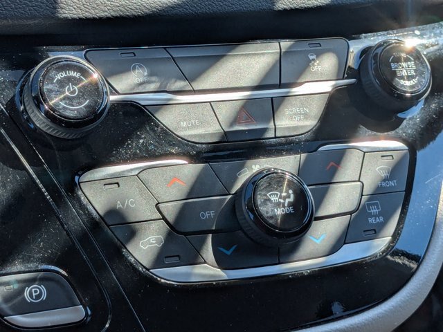 Used 2023 Chrysler Voyager LX FWD image 20