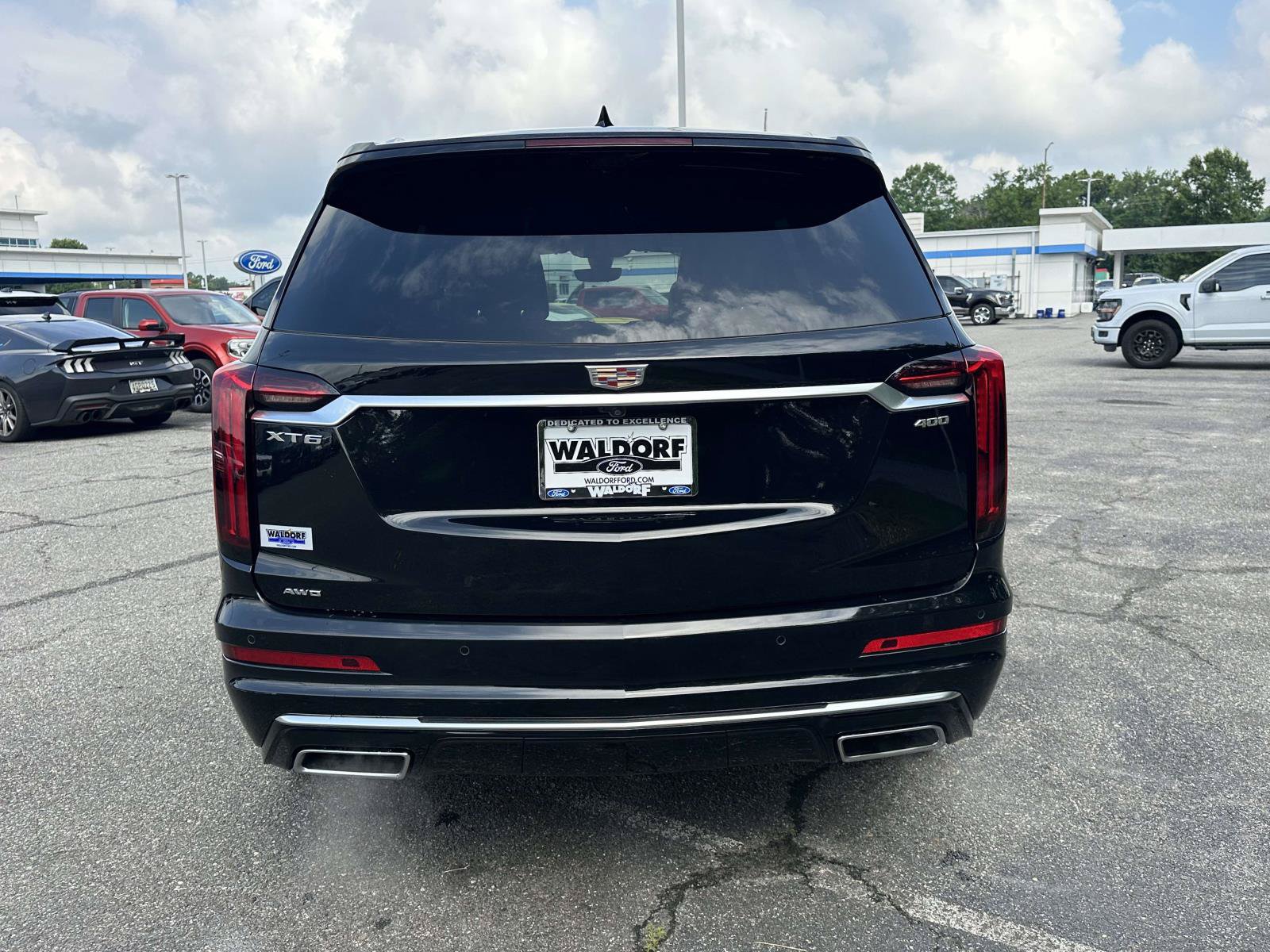 Used 2024 Cadillac XT6 Premium Luxury w/ Technology Package AWD/4WD image 5