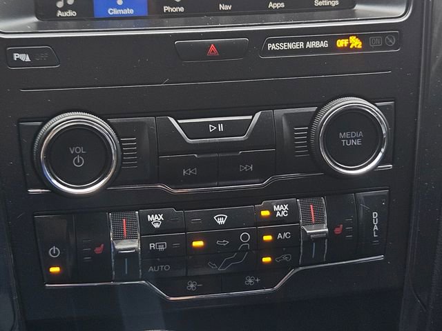 Certified 2019 Ford Explorer XLT w/ Equipment Group 202A FWD image 35