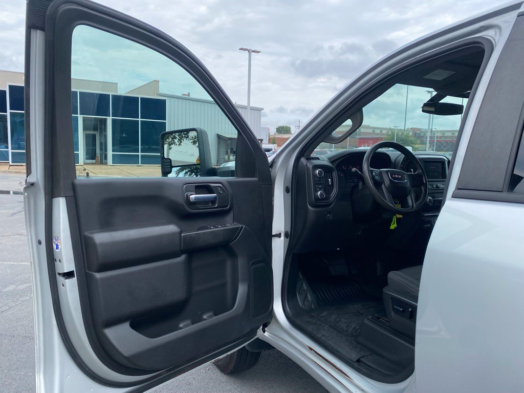Used 2023 GMC Sierra 3500 Pro w/ Convenience Package AWD/4WD image 10