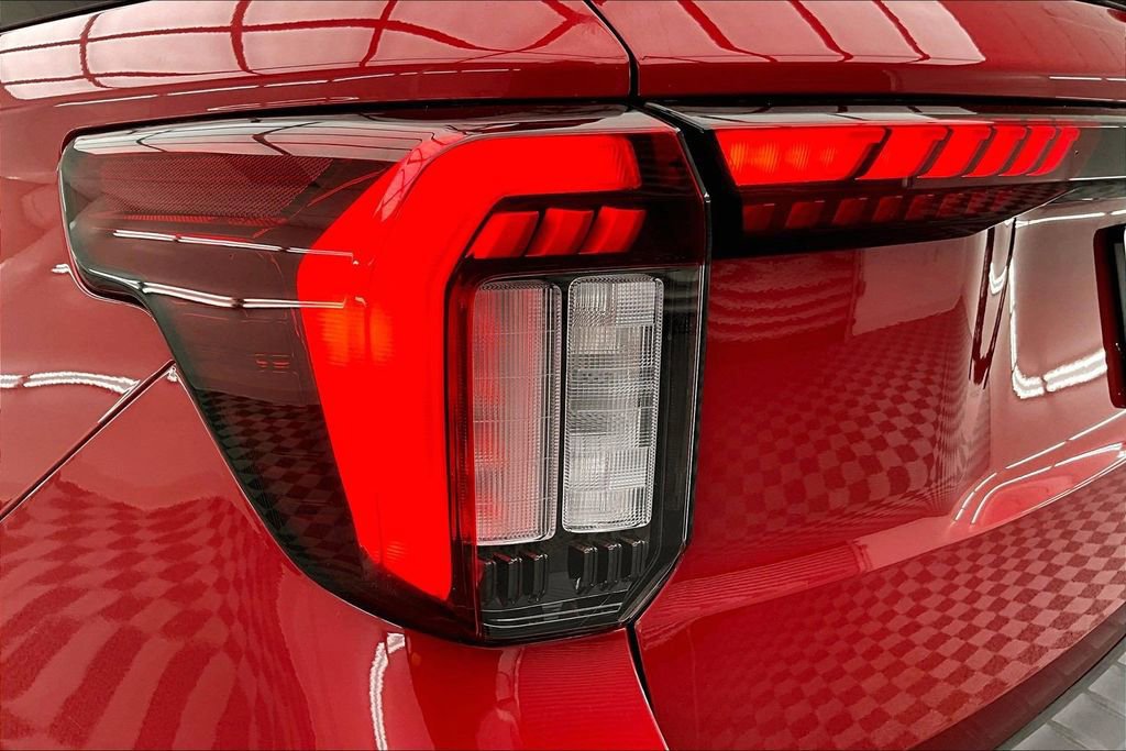 Certified 2025 Ford Explorer ST-Line w/ ST-Line Street Pack image 31