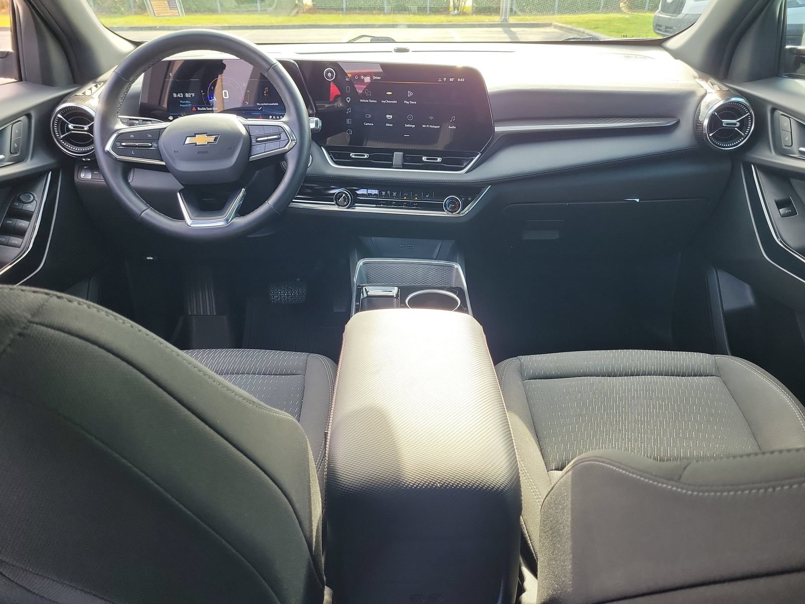 Used 2025 Chevrolet Equinox LT AWD/4WD image 12