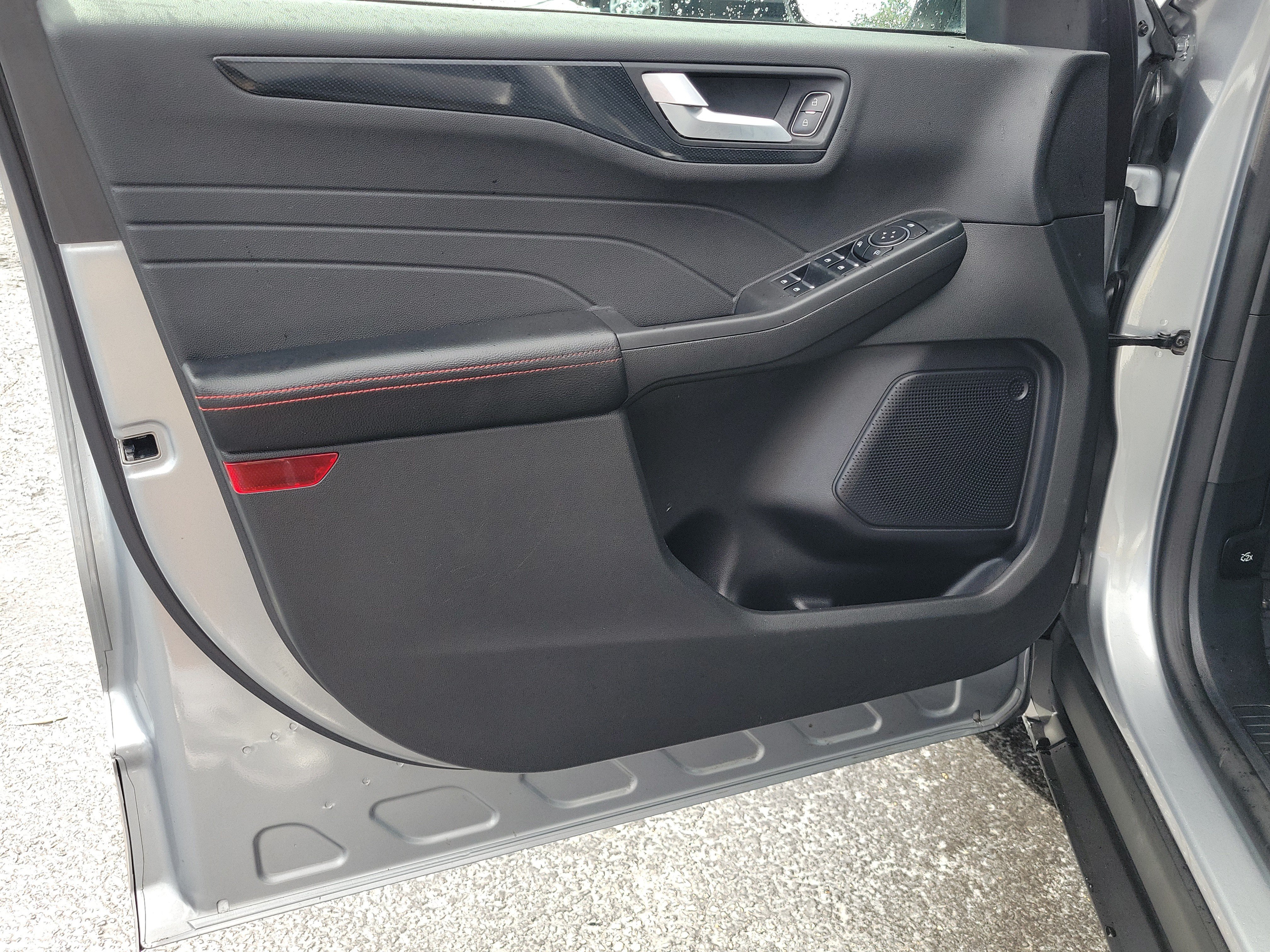 Certified 2023 Ford Escape ST-Line w/ Tech Pack #1 FWD image 18