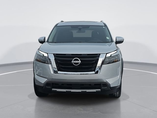 Used 2025 Nissan Pathfinder Platinum image 8
