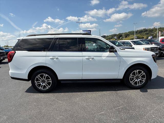 Certified 2025 Ford Expedition Active AWD/4WD image 8