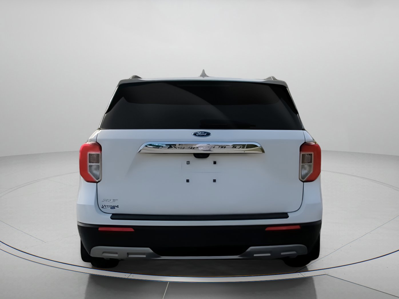 Certified 2020 Ford Explorer XLT w/ Equipment Group 202A image 16