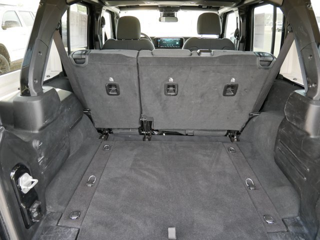 Used 2024 Jeep Wrangler Unlimited Rubicon AWD/4WD image 10