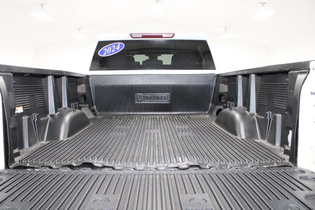 Used 2024 GMC Sierra 2500 Pro w/ Convenience Package AWD/4WD image 17