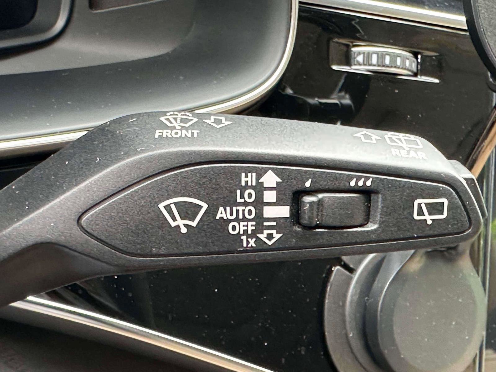 Used 2023 Audi Q8 Prestige w/ Prestige Package image 23