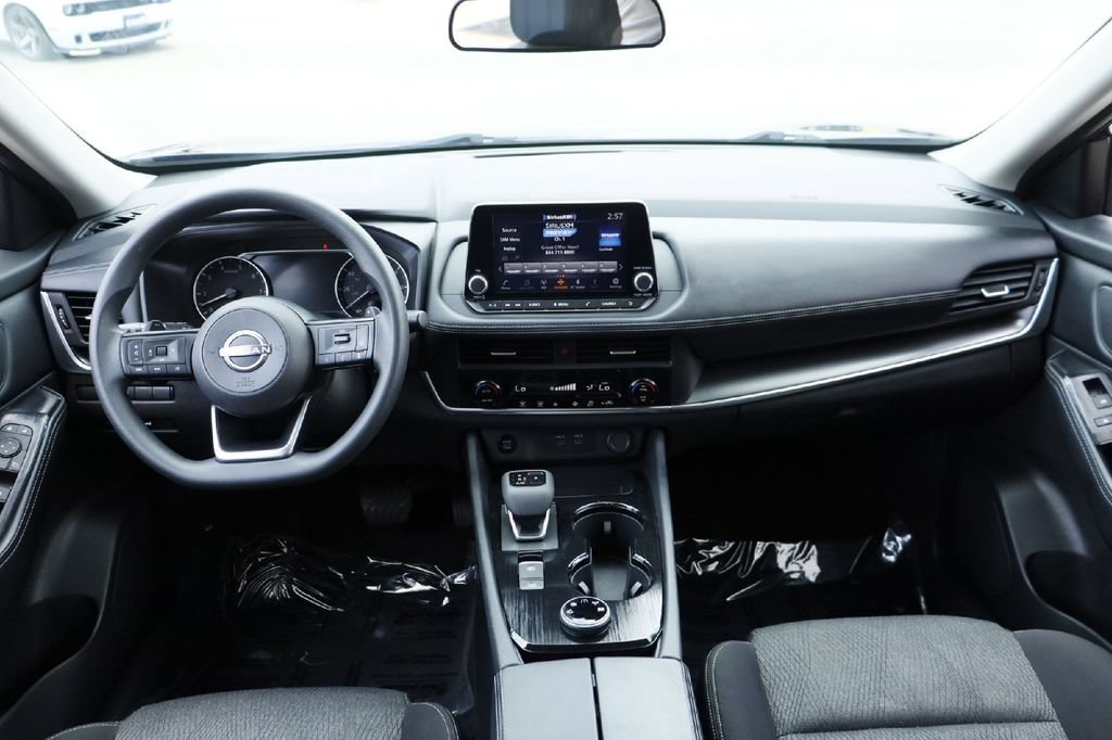 Used 2024 Nissan Rogue SV AWD/4WD image 18