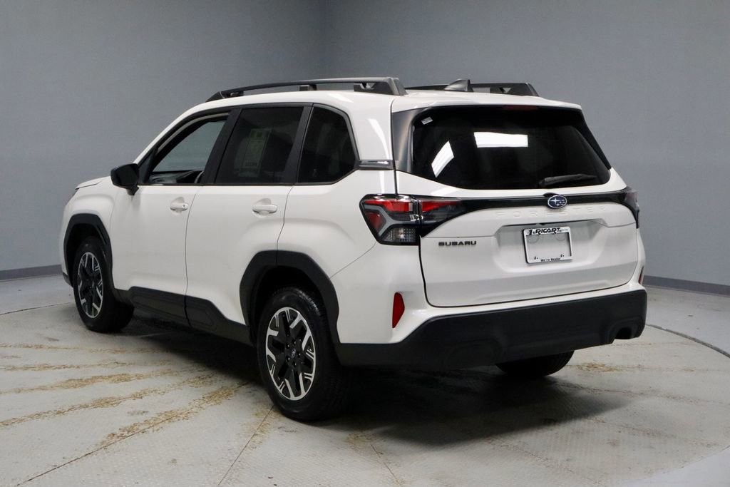 Used 2025 Subaru Forester Premium image 3