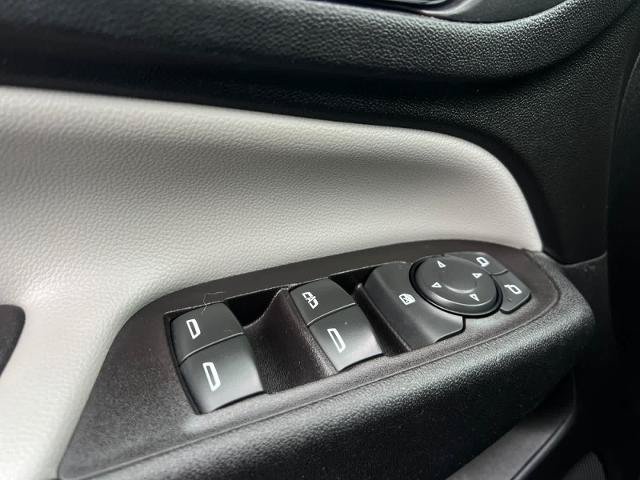 Used 2020 Chevrolet Equinox LS FWD image 17