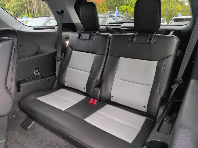 Certified 2023 Ford Explorer XLT w/ Equipment Group 202A AWD/4WD image 27