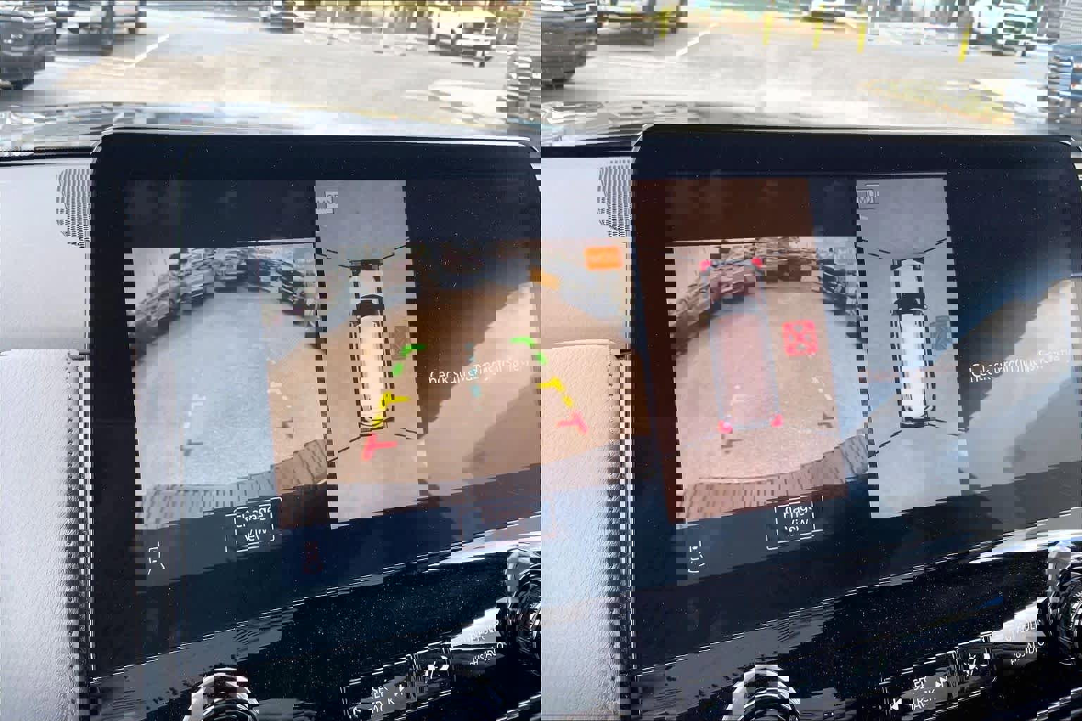 Used 2023 Nissan Armada SL w/ Captain's Chairs Package image 26