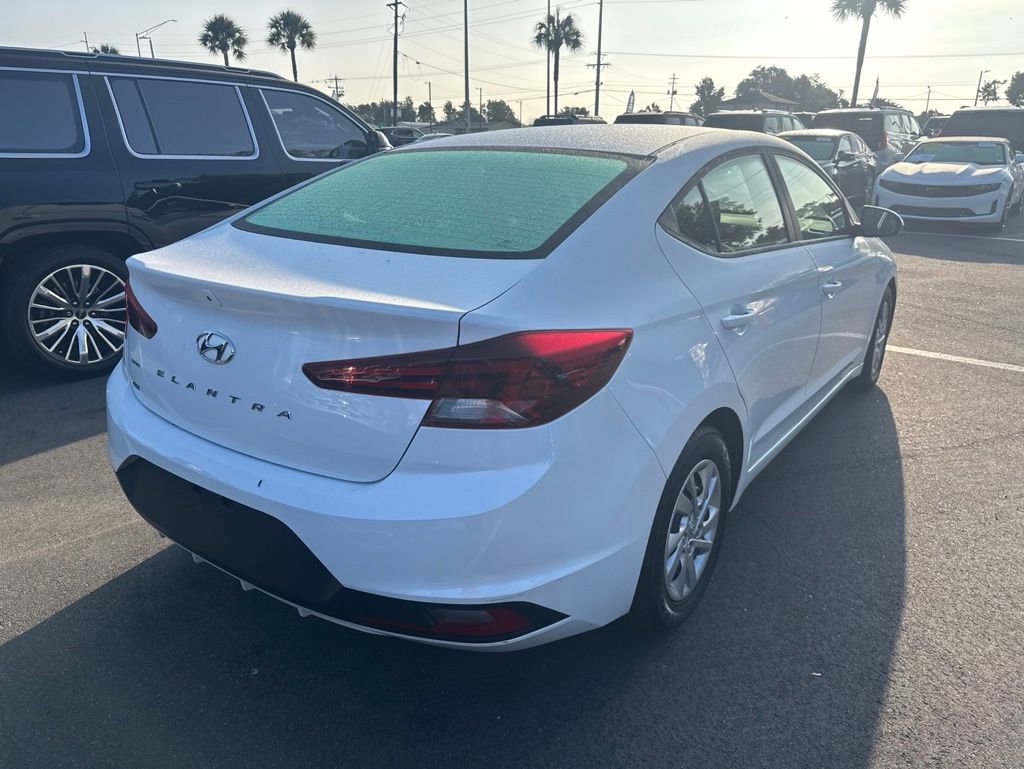 Used 2020 Hyundai Elantra SE w/ Cargo Package (C1) FWD image 4