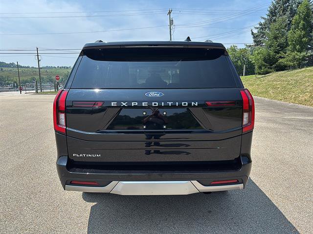 Certified 2025 Ford Expedition Platinum w/ Driver's Package AWD/4WD image 3
