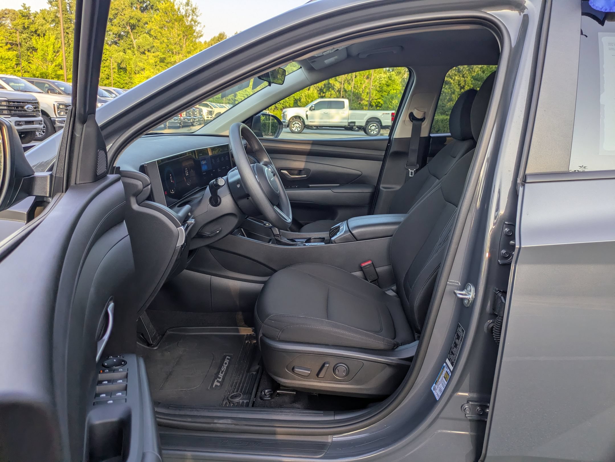 Used 2025 Hyundai Tucson SEL FWD image 12