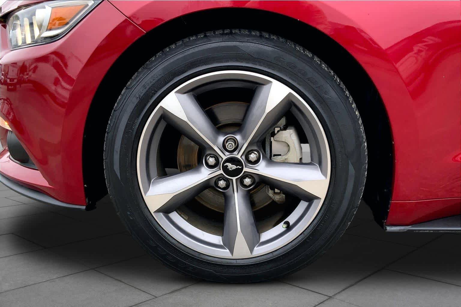 Certified 2017 Ford Mustang Coupe RWD image 9