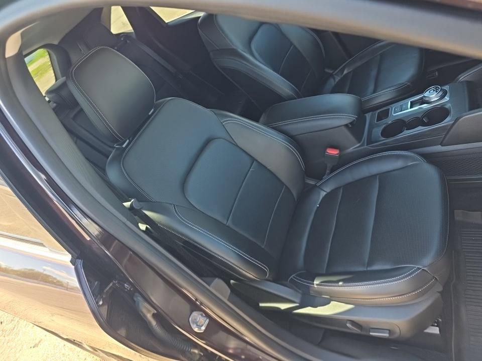 Certified 2023 Ford Escape Platinum AWD/4WD image 10