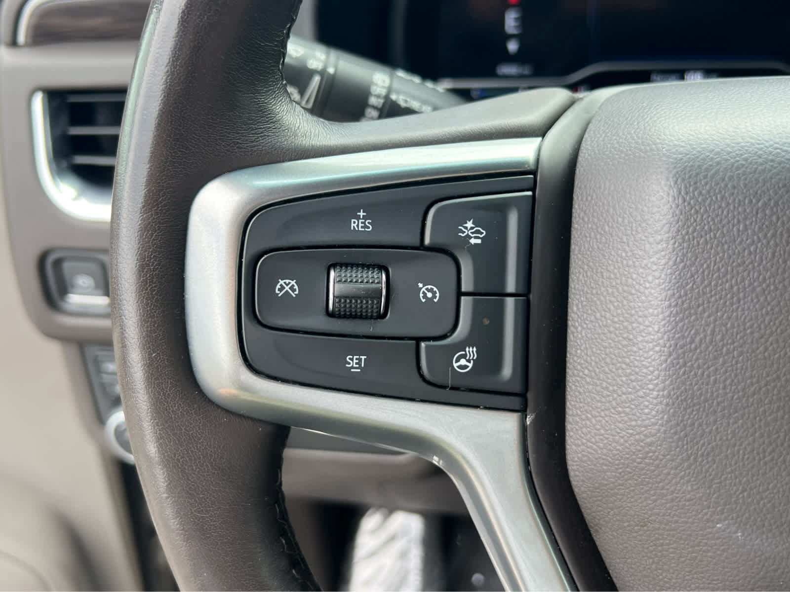 Used 2022 Chevrolet Tahoe LT w/ LT Signature Plus Package AWD/4WD image 32