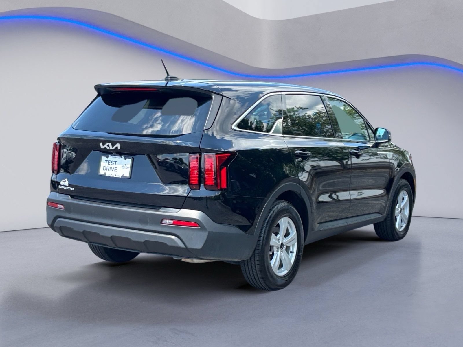 Used 2023 Kia Sorento LX FWD image 6