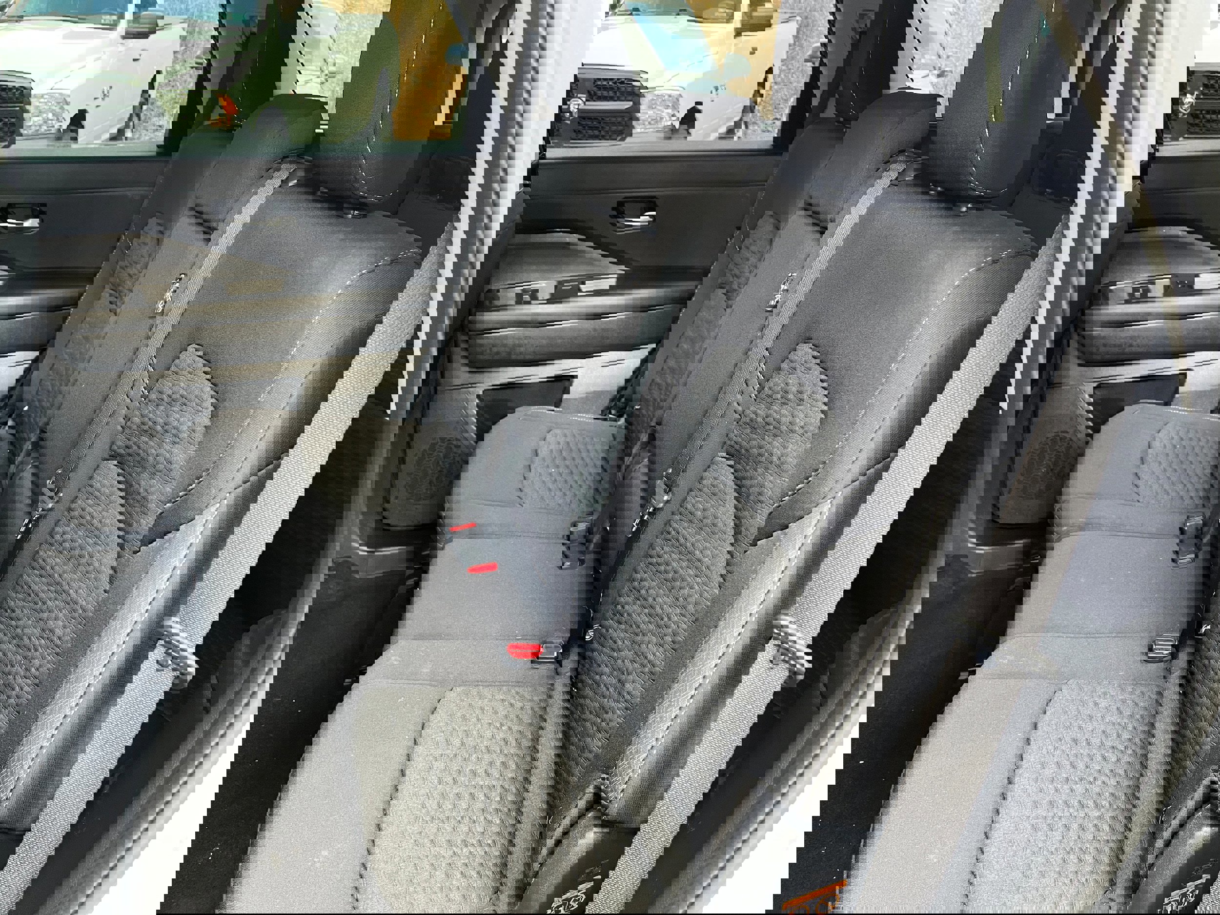 Used 2022 Nissan Pathfinder SV image 13