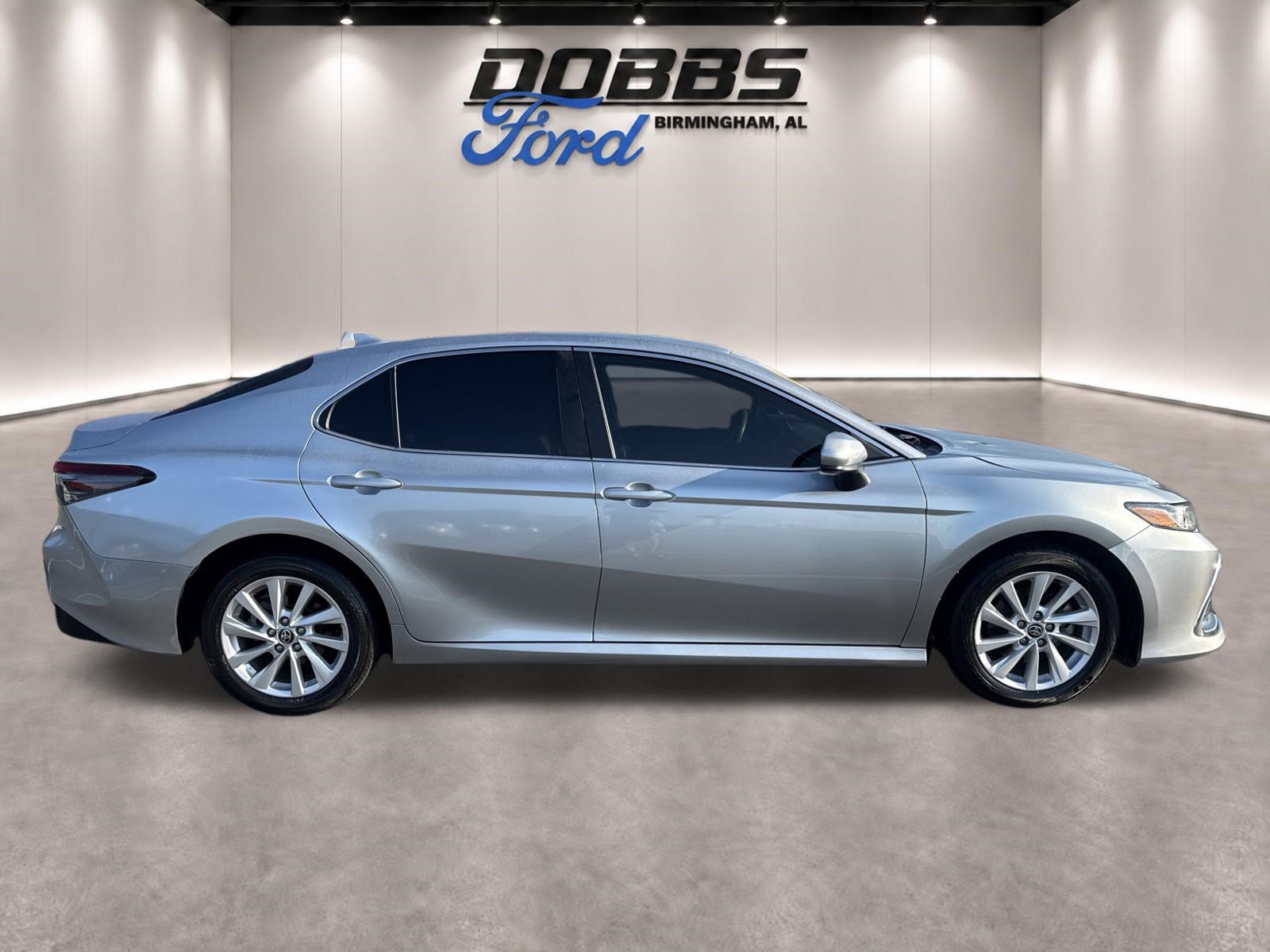 Used 2024 Toyota Camry LE FWD image 8