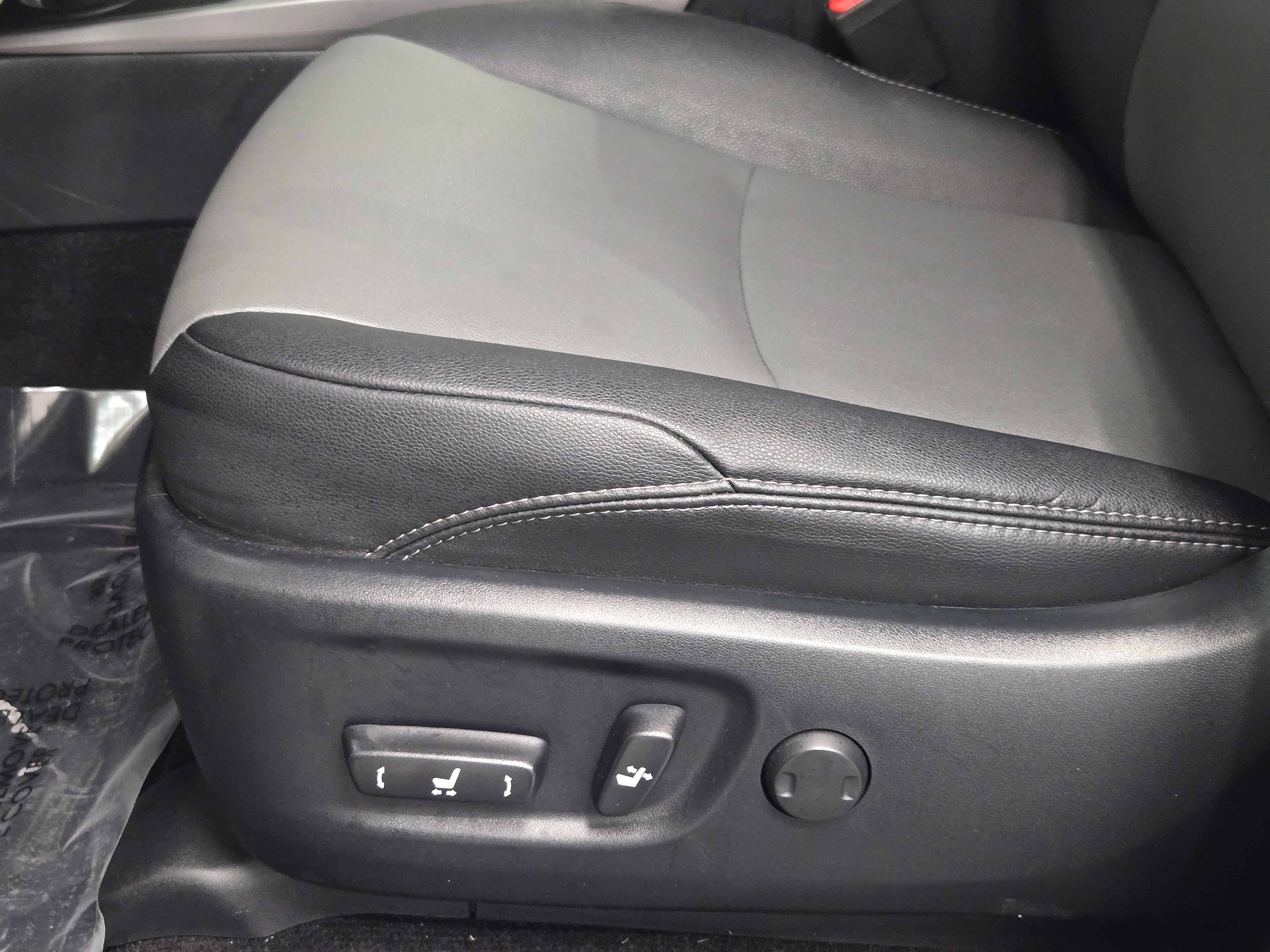 Used 2022 Toyota 4Runner SR5 Premium w/ Moonroof Package RWD image 25