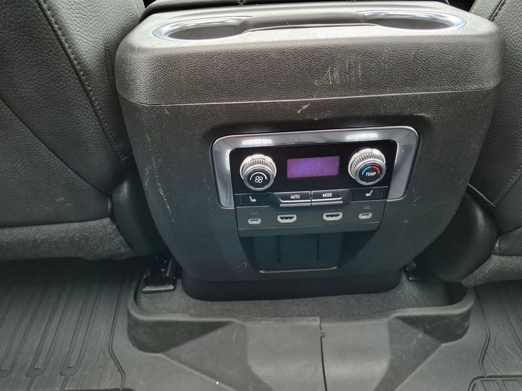 Used 2023 GMC Yukon Denali w/ Denali Reserve Package image 18