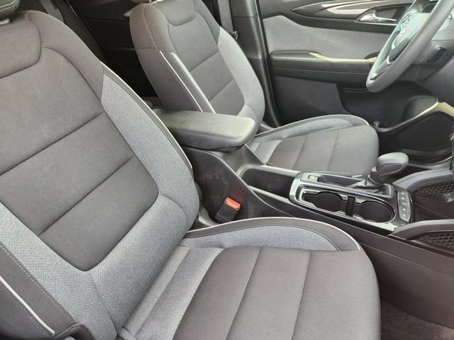 Used 2025 Chevrolet TrailBlazer LT AWD/4WD image 15