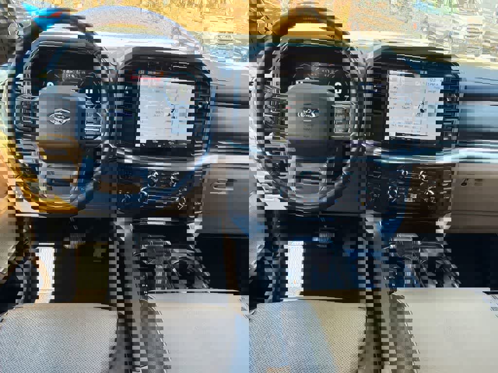 Certified 2021 Ford F150 Lariat w/ Equipment Group 502A High image 19