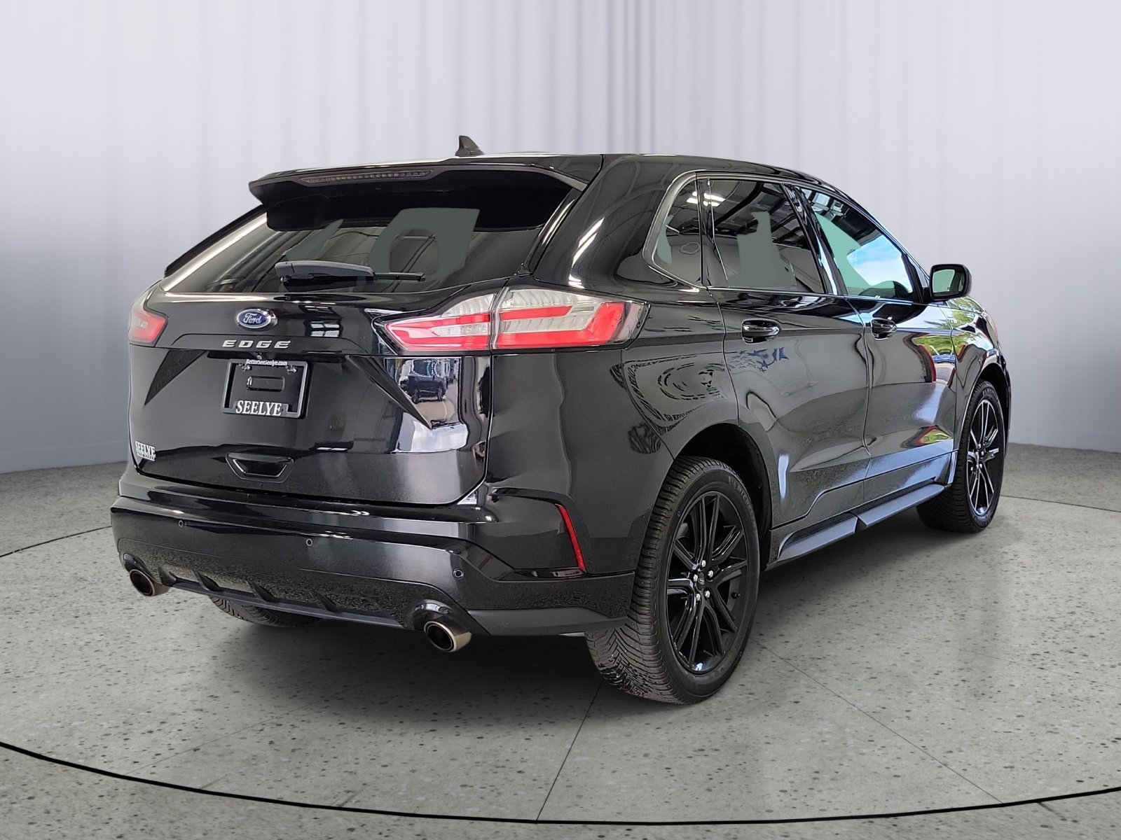 Certified 2021 Ford Edge ST-Line AWD/4WD image 2