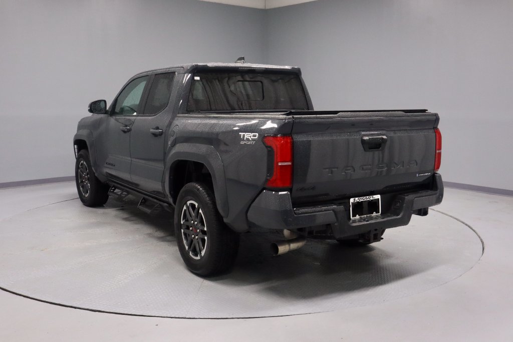 Used 2025 Toyota Tacoma TRD Sport w/ TRD Sport Upgrade Package AWD/4WD image 9