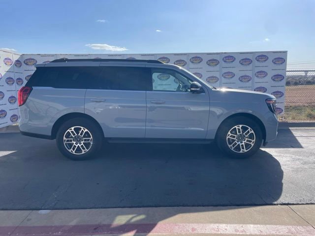 Certified 2025 Ford Expedition Active image 2